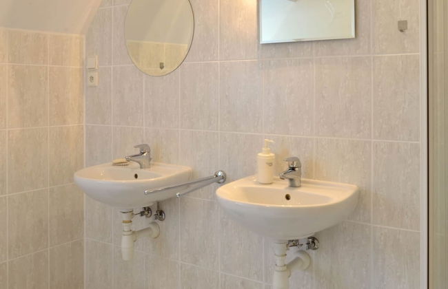 Stupna Holiday Home With Garden - Photo 15