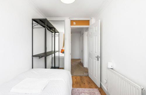 6 bedroom home for contractors and families - Photo 10