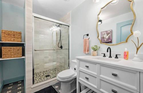 NEW! High-end Manchester Home w/ a hot tub - Foto 37