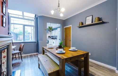 Spacious Modern Chester Home - Great Location - Photo 44