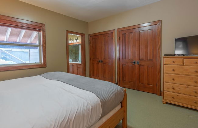 Mountain Time-spacious, Private Hot Tub,great View - Photo 4