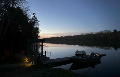 Private Lakefront House On Peaceful Private Lake - Photo 16