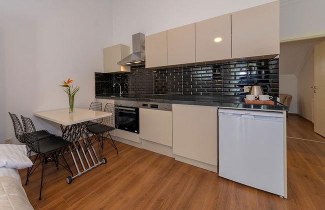 Joy Suites - Photo 50