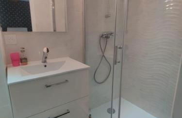 Logement neuf centre du village aux pieds du château - Foto 7