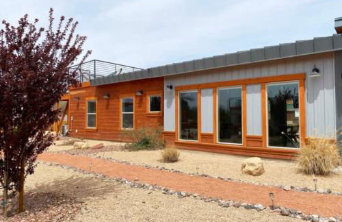 Timber & Tin F 2Bed 2Bath w Pool & Rooftop Deck - Foto 34