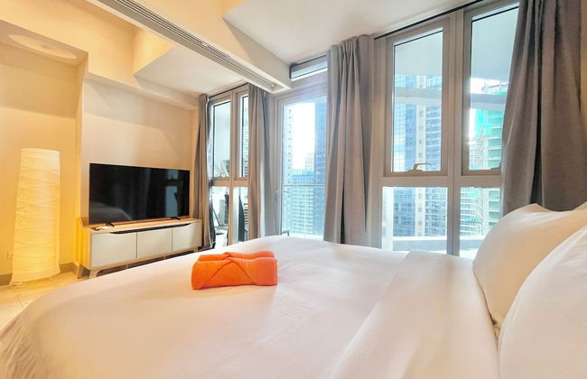 Uptown Parksuites 2 - Photo 3