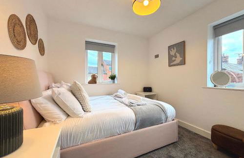 2 Bedroom House - Private Parking - Central - Photo 6