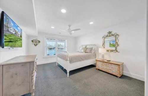 6 BD Smith Mountain Lakefront Escape sunset - Foto 13