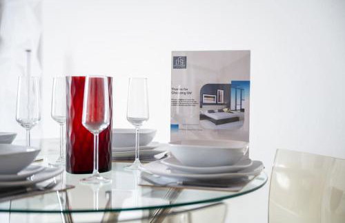 Cityfront Luxe Apt Near City Centre Facing Etihad & Coop Live, Free Parking - Foto 17