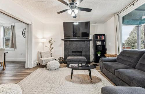 Modern Family Friendly Home 3 Bedroom Great Location - Foto 1