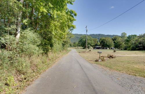 2 Mi to Lake Guntersville Peaceful Camper Home - Foto 25