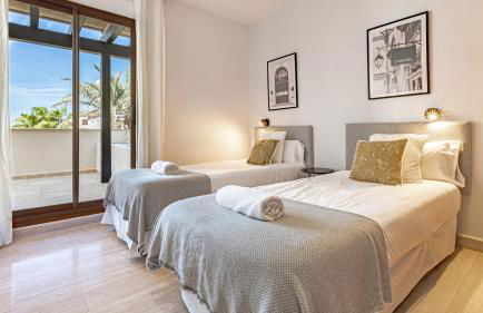 VACATION MARBELLA I Private HEATED Swimming pool, Walking distance to Puerto Banus, Security 24-7, BBQ, WiFi - Photo 44