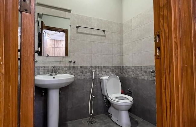 Harvey's Apartment - Photo 1