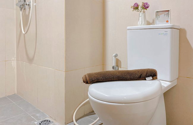 Restful and Homey Studio at LRT City Jatibening Apartment - Photo 9