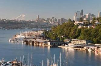 Bright 3 bedroom home with full kitchen, fenced backyard, sports court and free parking - Foto 28