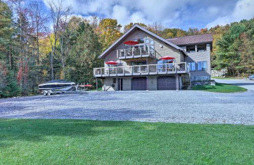Lakefront Bolton Retreat with Balcony and Views! - Foto 37