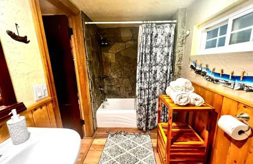 Cozy Yosemite Cabin with Hot Tub in the Pines - Foto 24