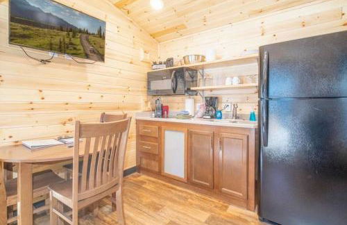 The Fox Den Cabin #14 at Blue Spruce RV Park & Cabins - Foto 8