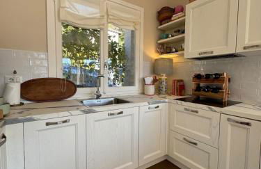 Artsy Italian lake retreat with stunning views! - Foto 48