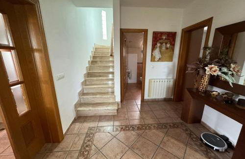 Villa Loli, Chalet con piscina, cerca de la playa y la ciudad - Photo 16