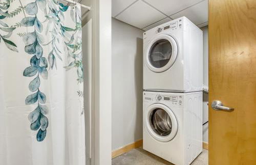 HUGE 2BR Apt Next to Wells Fargo -FREEParking! - Foto 14