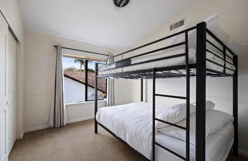 Arch Views Beautifully designed home with swimming pool table and more - Foto 26