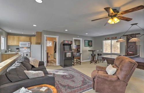 Lake Loon Hillside Cottage with Private Deck! - Foto 6