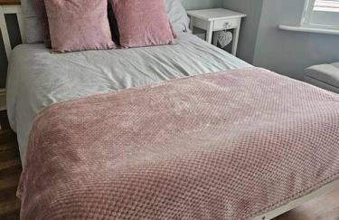 Large spacious home, great location, near transport links - Foto 23