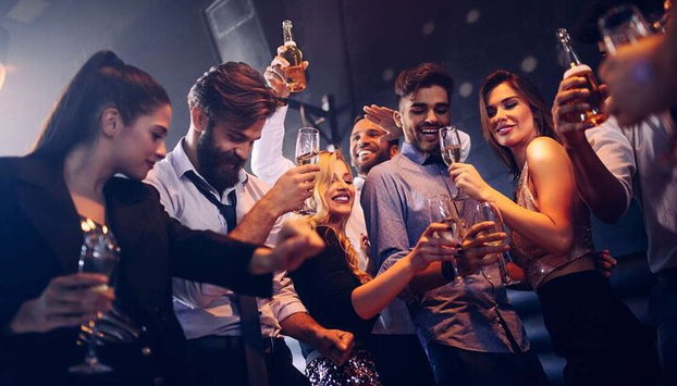 Tour privado por la vida nocturna de Frankfurt : Shots & Club Entry - Foto 5