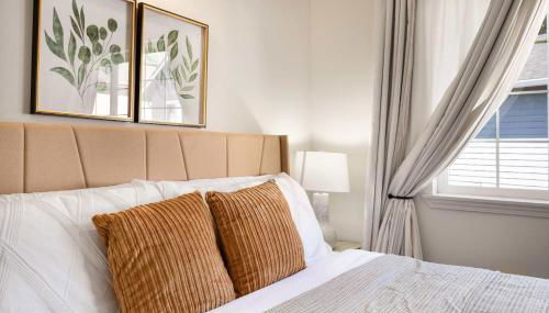 Kirkland Elegant 4B 2 5B Family Retreat with Designer Decor - Photo 5