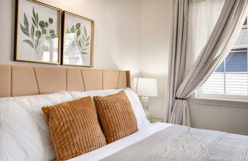 Kirkland Elegant 4B 2 5B Family Retreat with Designer Decor - Photo 5