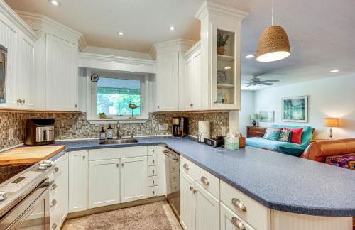 Oak Island Cottage Minutes to Long Beach! - Foto 8