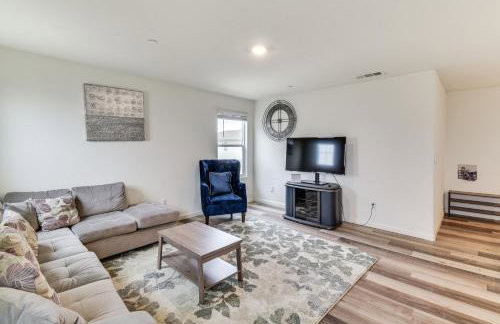 Pool Table and Patio! Spacious Merced Getaway - Foto 19