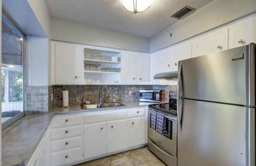 Waterfront Apartment Private Patio Pool - Foto 7