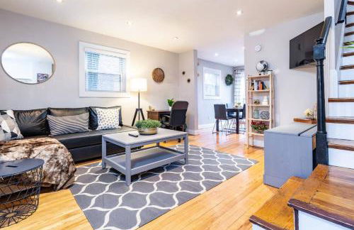 Gorgeous Home 10 min to DC by CozySuites - Foto 1