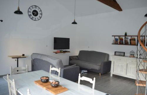 Joinville : Grange entièrement rénovée style loft. - Foto 12