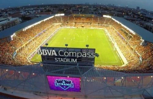 Black House - Downtown Elegance with HotTub and King Beds - Foto 65