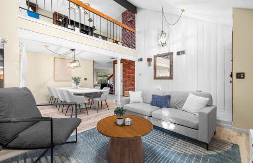 Mira Mesa Family Retreat 4BR with Balcony and Firepit - Photo 50