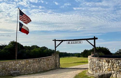 Private cabin on 100 scenic acres with balcony views - Foto 3