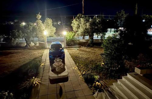 Marys Home Eretria - Photo 20