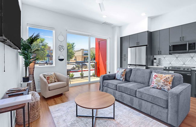 Relax in a Luxe Resort-style Condo - Foto 8