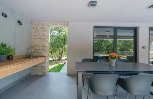 Amazing Home In Labin With Sauna - Photo 17