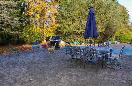 Long Island Nature Retreat with Peloton with Shared Pool - Foto 26