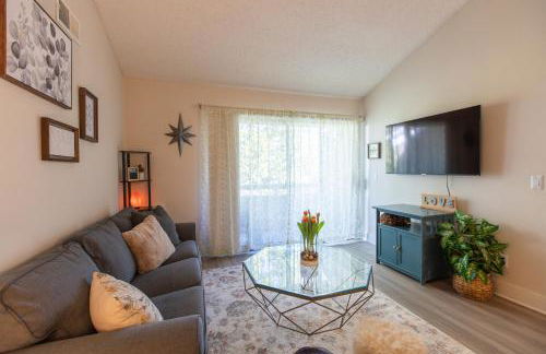 Huge Oceanside Private 2BR Apartment-Pool-Gym-Spa - Photo 3