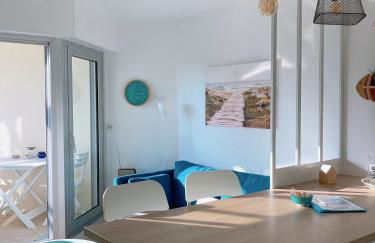 Le Bulot Bleu - 2 vacanciers - Terrasse - 2 vélos - Plages et Commerces à pied - Foto 1