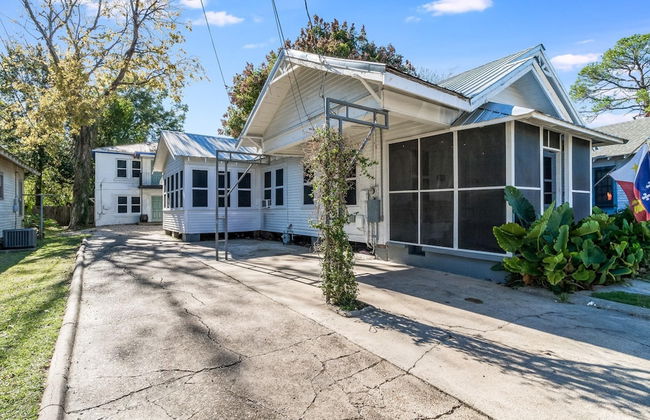 Jefferson Home Room 3 - Photo 16