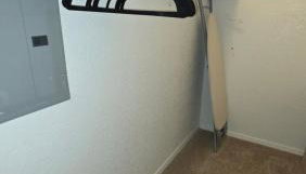 Entire Townhome with workspace - Photo 4, wardrobe