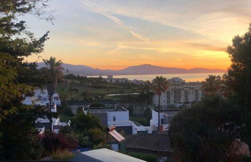 5 Bedroom Villa with HEATED Pool with breath-taking Sea Views, Walking distances to Shops Restaurants Beach - Photo 13