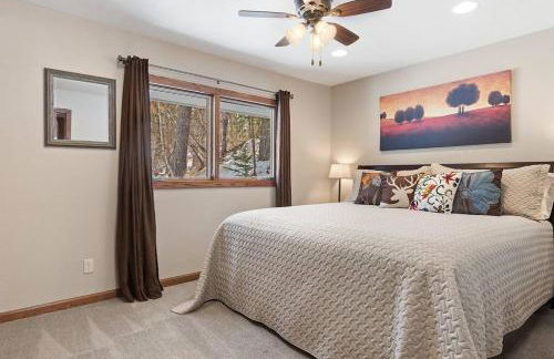 Secluded Stay in a Wonderful Creekside Getaway - Foto 39