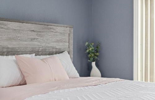 3 Bed 2 Bath Newly Furnished - Available Now - Photo 21